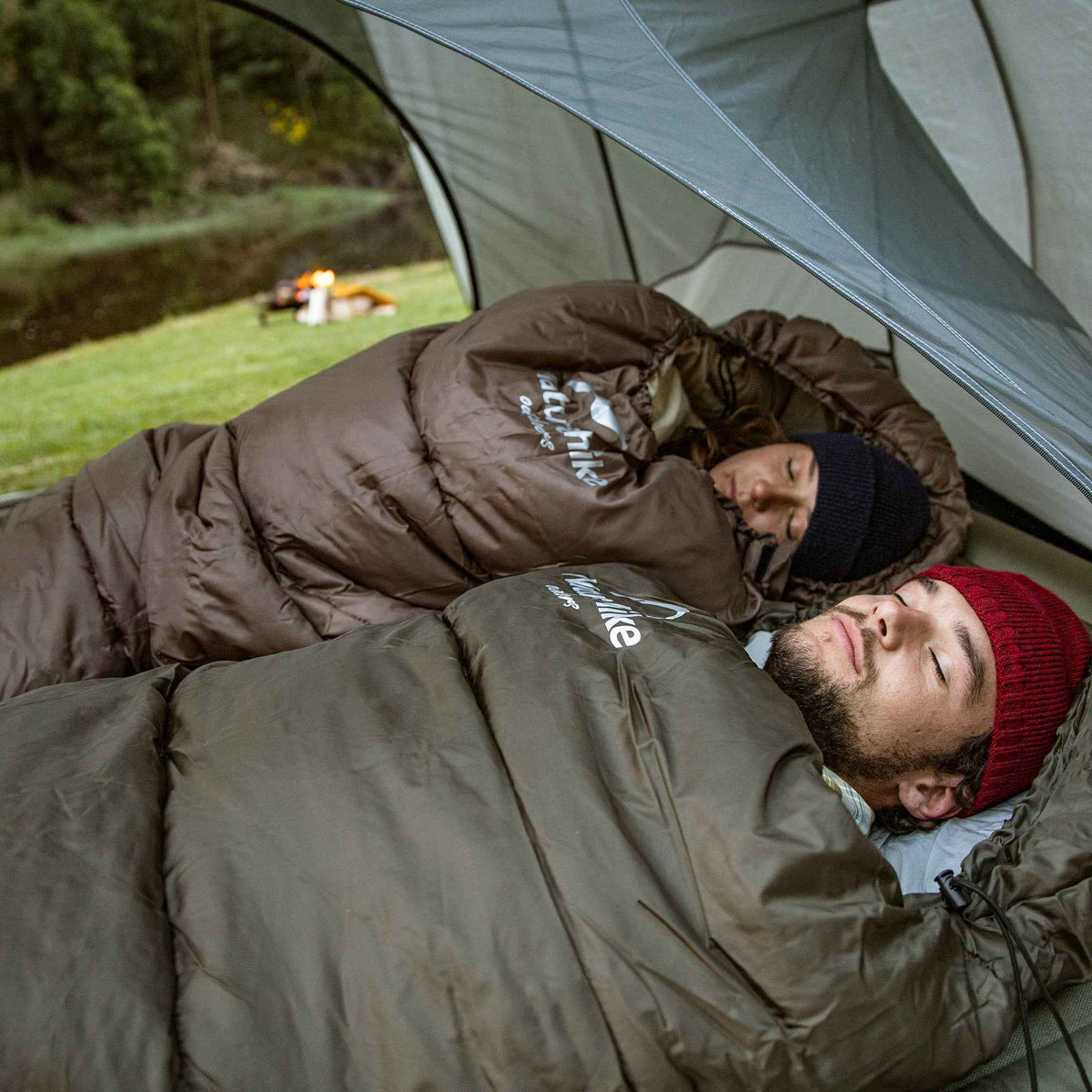 Solora™ U250S Hooded Synthetic Sleeping Bag 32°F / 0°C