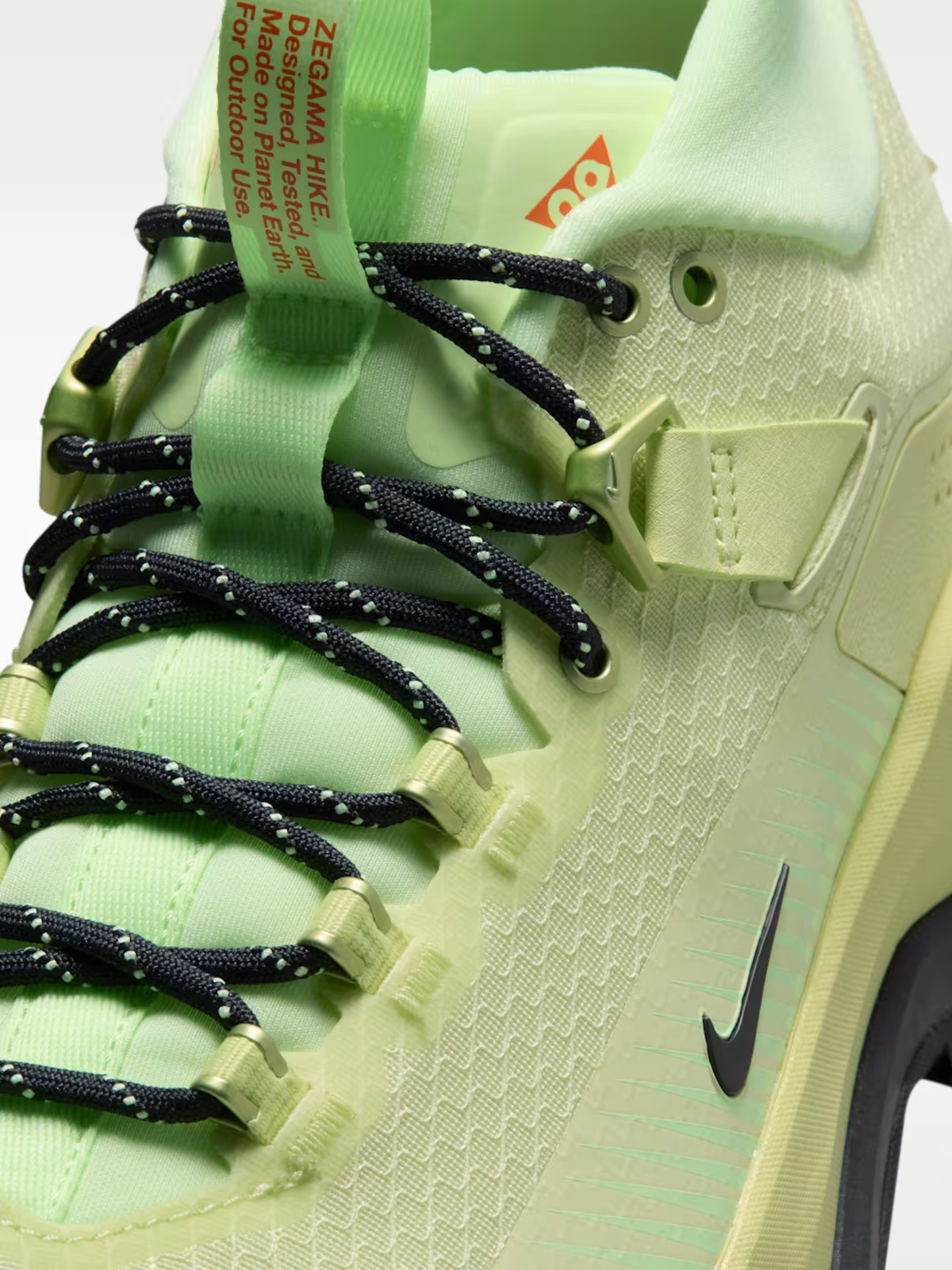 ACG Zegama Hike Sneaker